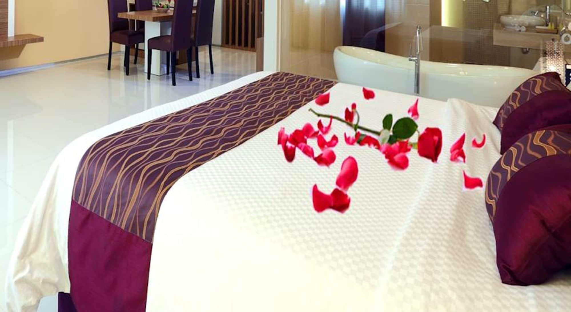 Lombok Plaza Hotel And Convention Матарам Екстериор снимка