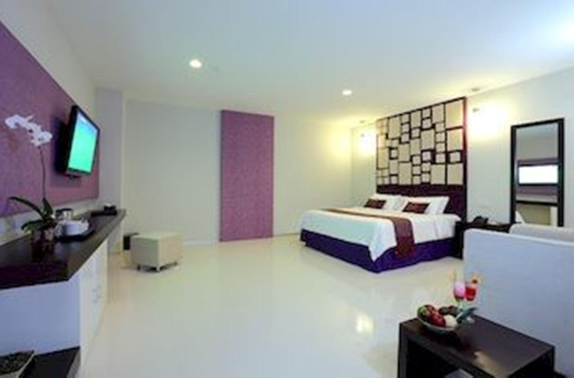 Lombok Plaza Hotel And Convention Матарам Екстериор снимка