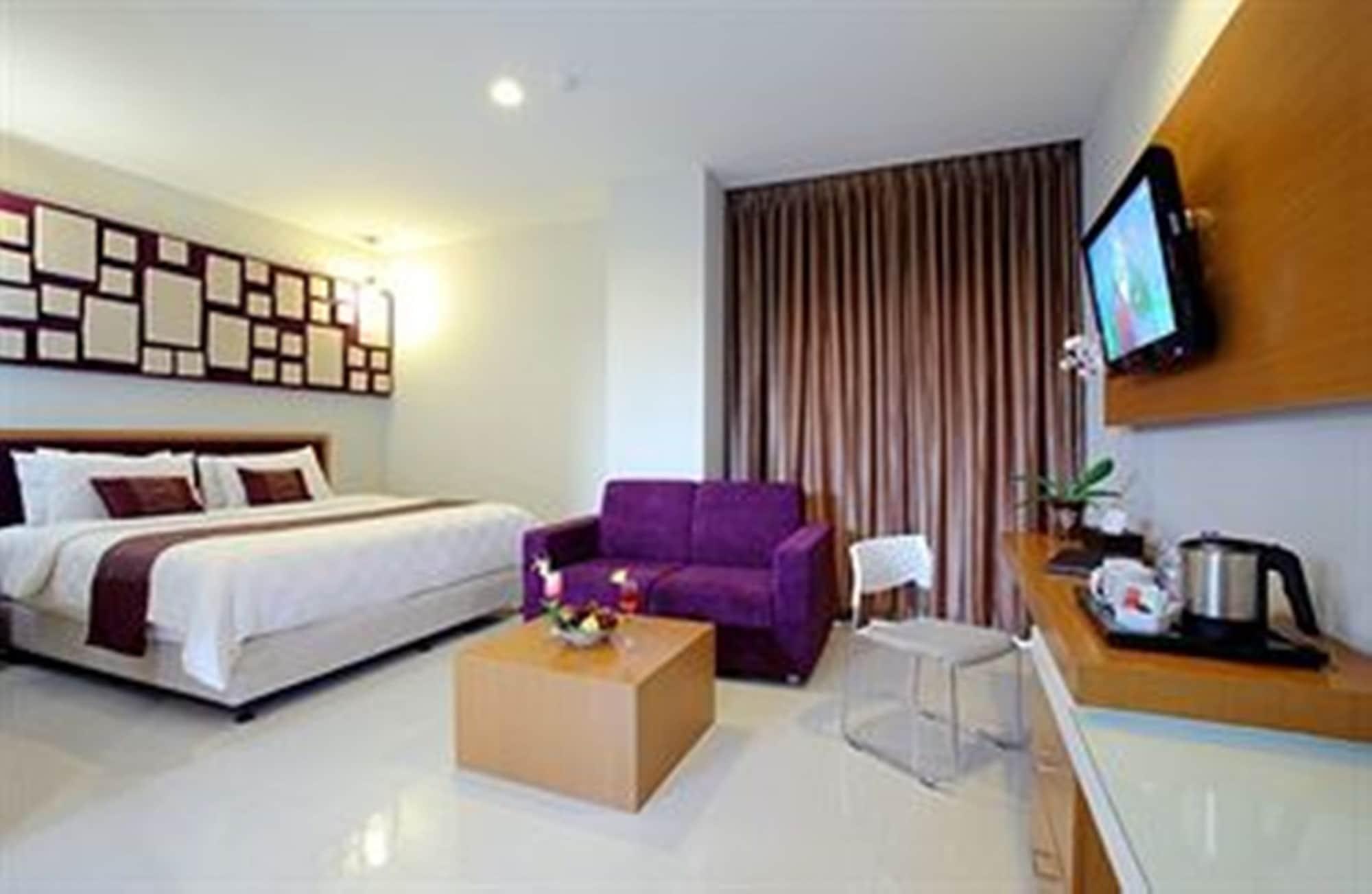 Lombok Plaza Hotel And Convention Матарам Екстериор снимка