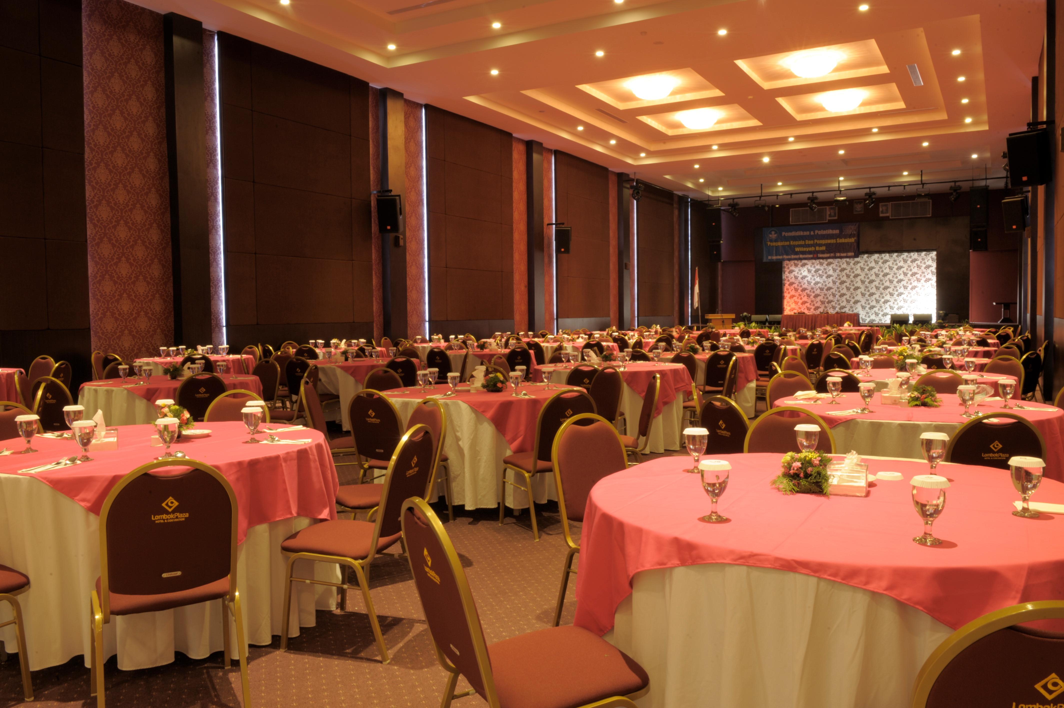 Lombok Plaza Hotel And Convention Матарам Екстериор снимка