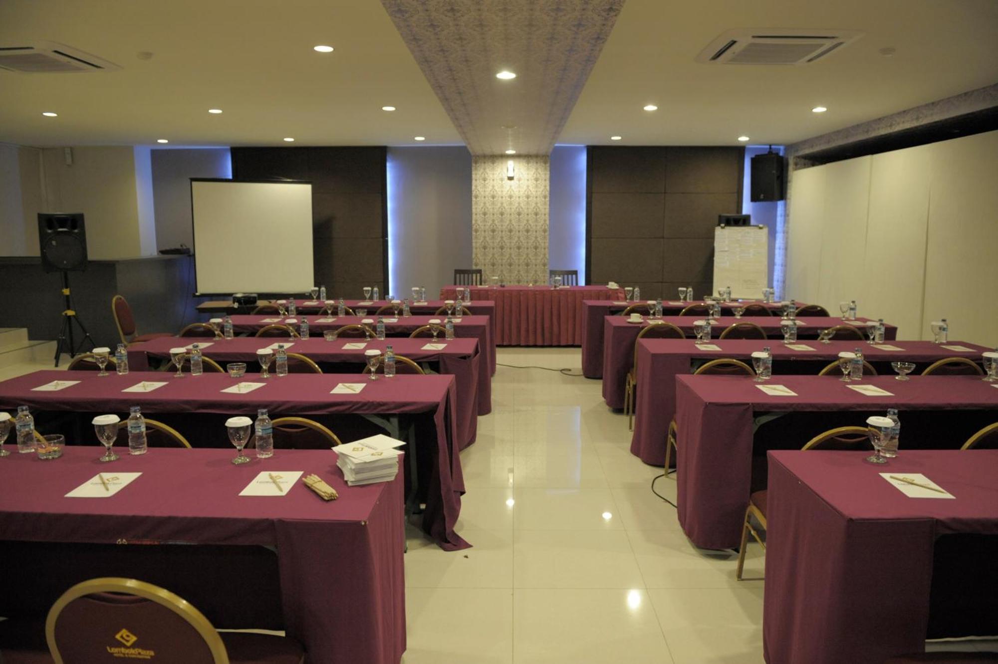 Lombok Plaza Hotel And Convention Матарам Екстериор снимка