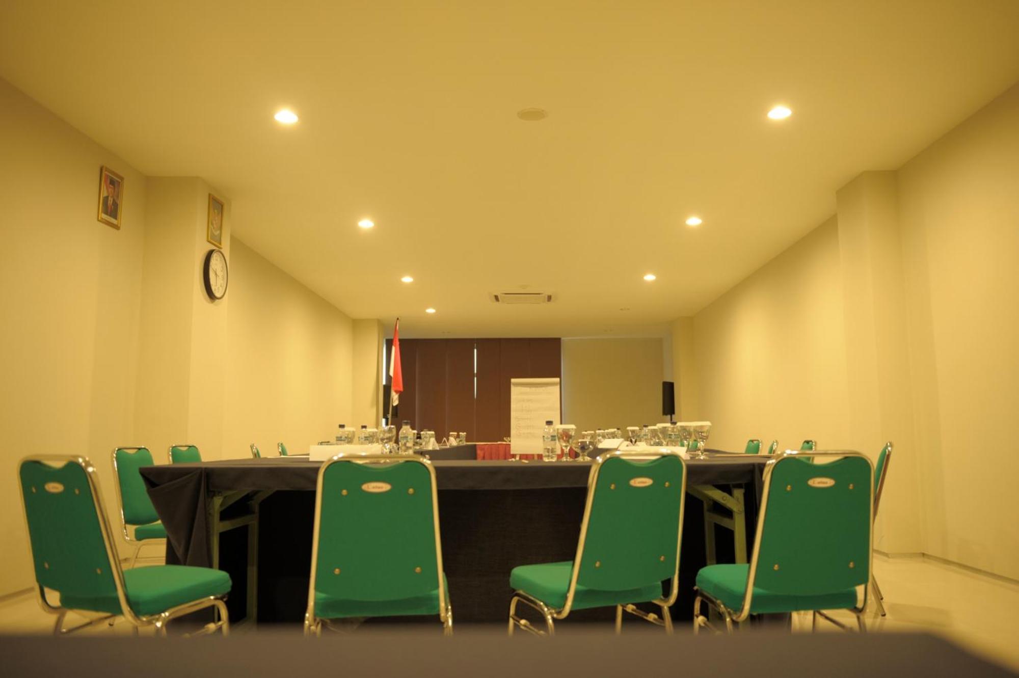 Lombok Plaza Hotel And Convention Матарам Екстериор снимка