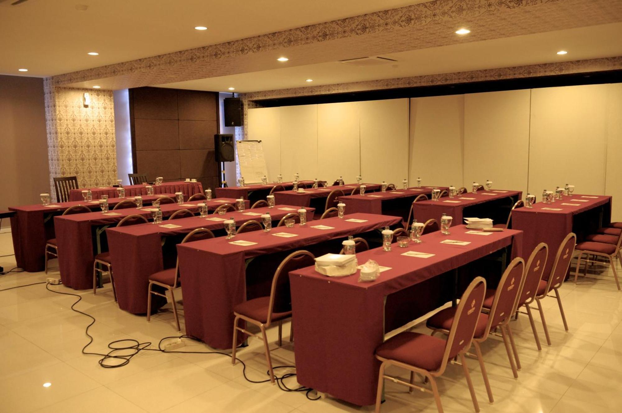 Lombok Plaza Hotel And Convention Матарам Екстериор снимка