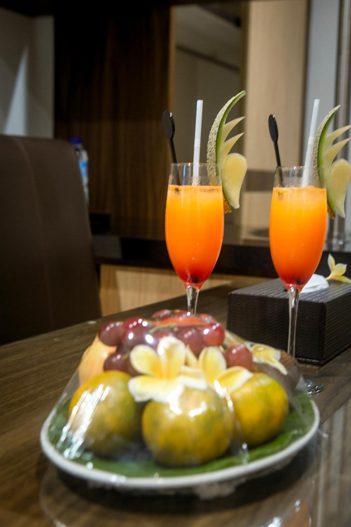 Lombok Plaza Hotel And Convention Матарам Екстериор снимка