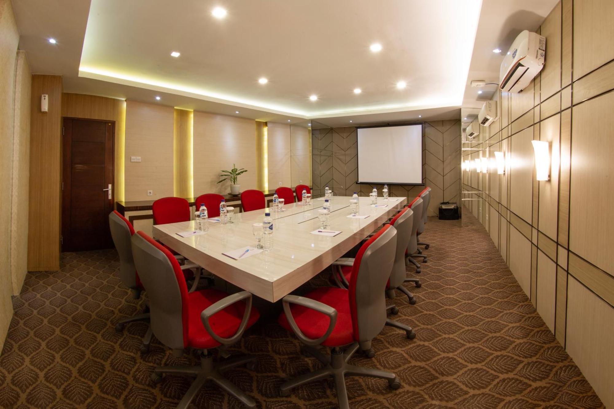 Lombok Plaza Hotel And Convention Матарам Екстериор снимка