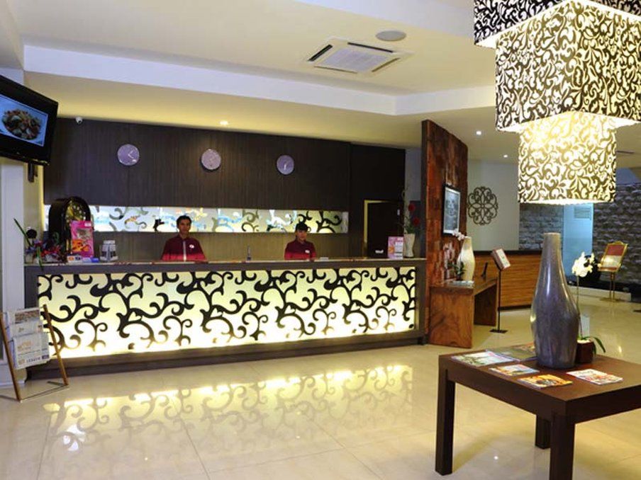 Lombok Plaza Hotel And Convention Матарам Екстериор снимка