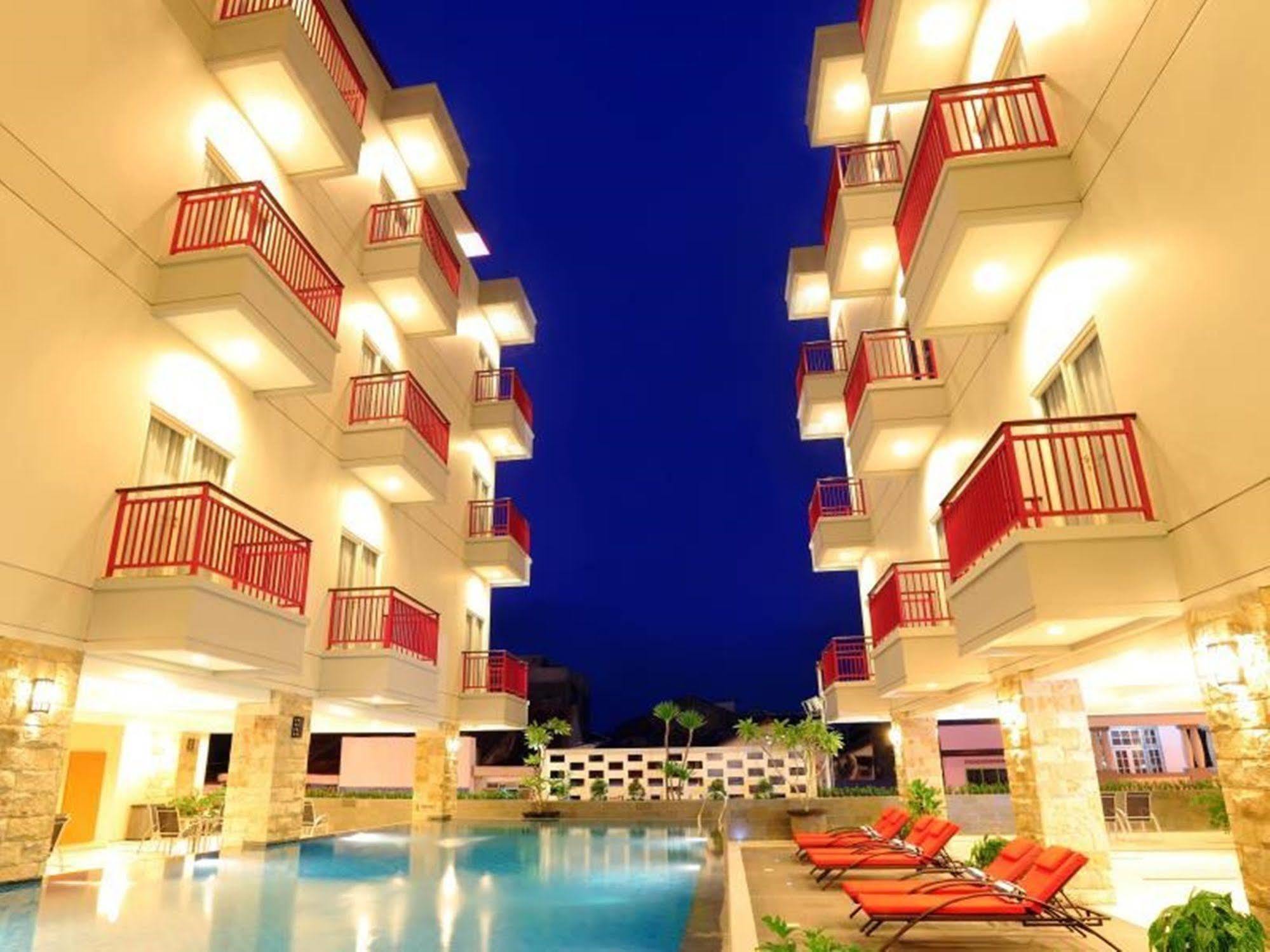 Lombok Plaza Hotel And Convention Матарам Екстериор снимка