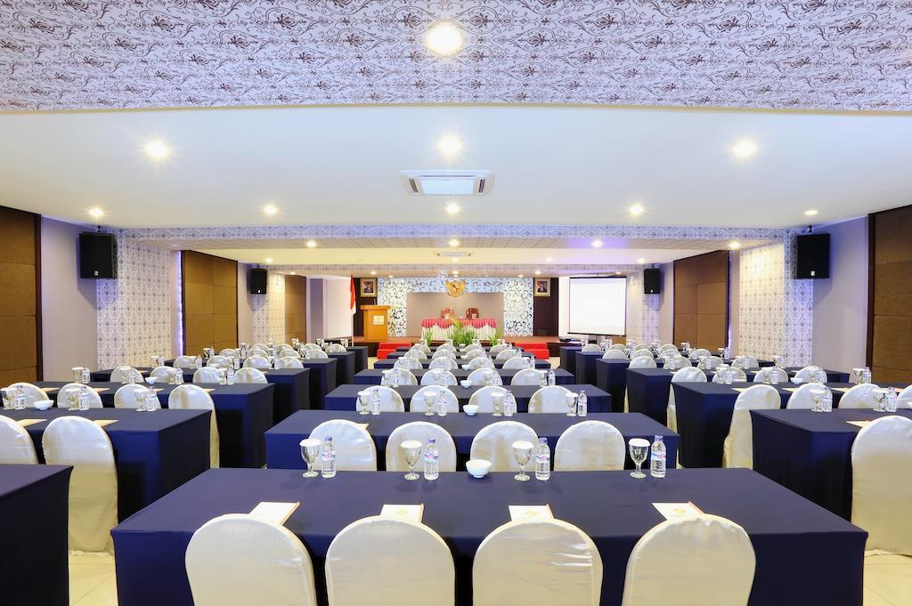 Lombok Plaza Hotel And Convention Матарам Екстериор снимка