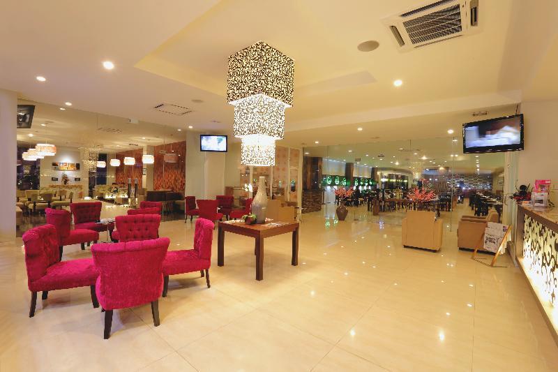 Lombok Plaza Hotel And Convention Матарам Екстериор снимка